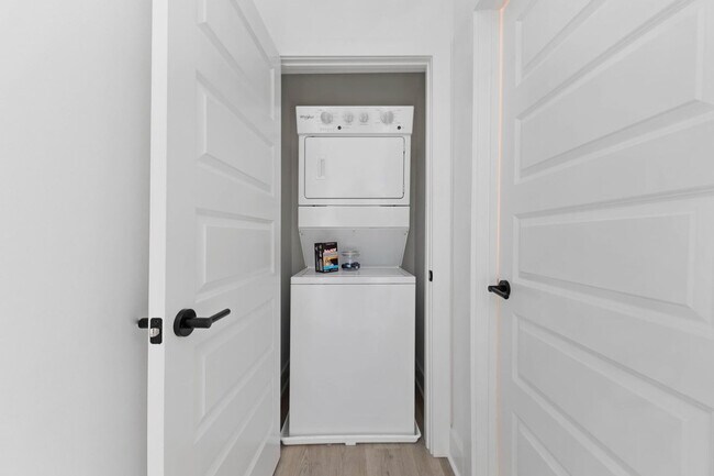 Building Photo - 911 Ramsey St