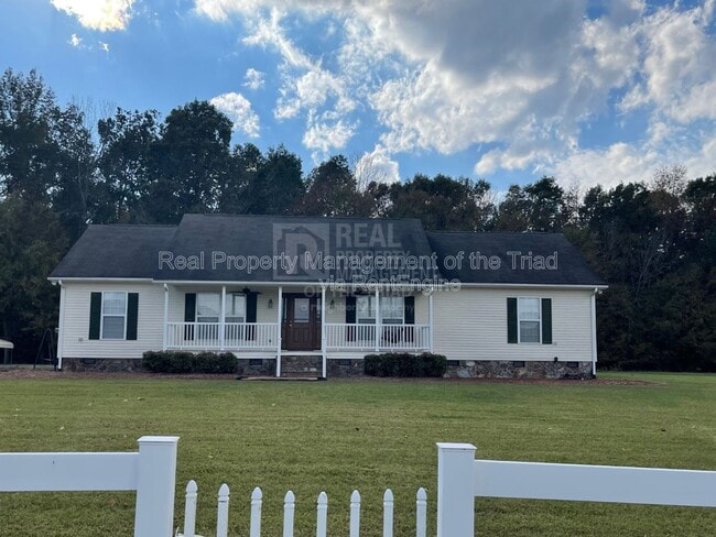 Primary Photo - 6660 Alamance County Line Rd