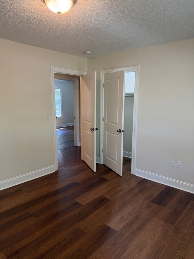 Building Photo - East Brainerd