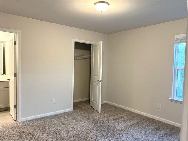 Building Photo - 6901 Durham Ln