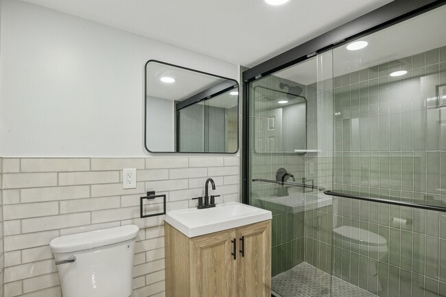 Building Photo - 4 Lincoln Pl