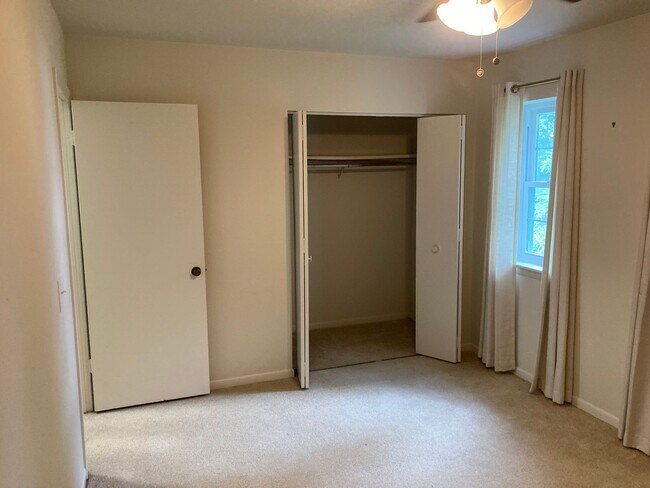 Building Photo - Great 2 Bed 1.5 Bath Home in Franklin!