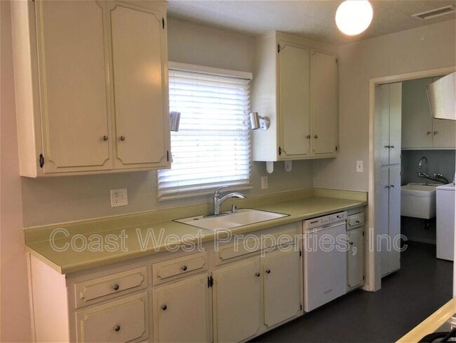 Building Photo - 4727 Glacier Ave