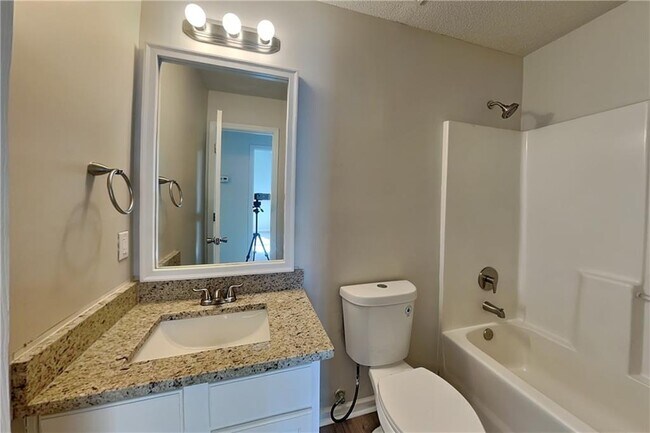 Building Photo - 137 Legend Creek Dr