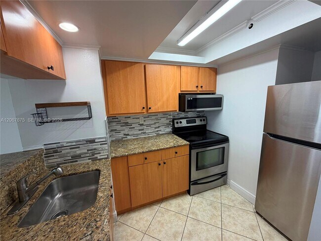 Building Photo - 7601 E Treasure Dr