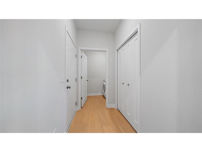 Building Photo - 123 Gambel St