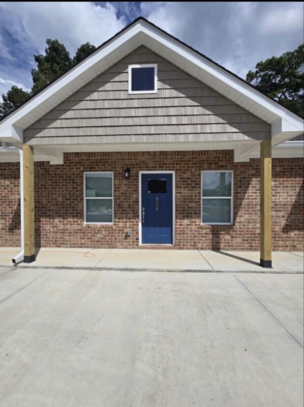 Building Photo - 906 Ga Ln
