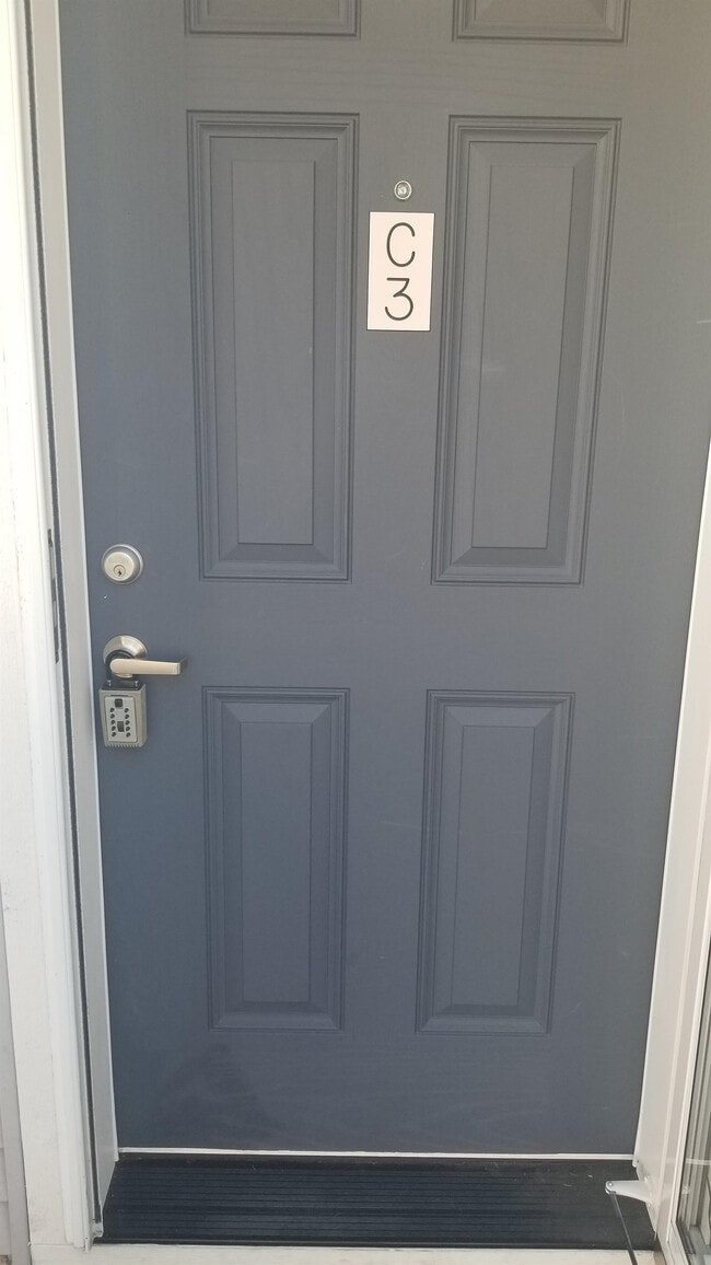 Building Photo - 15720 Manor Way