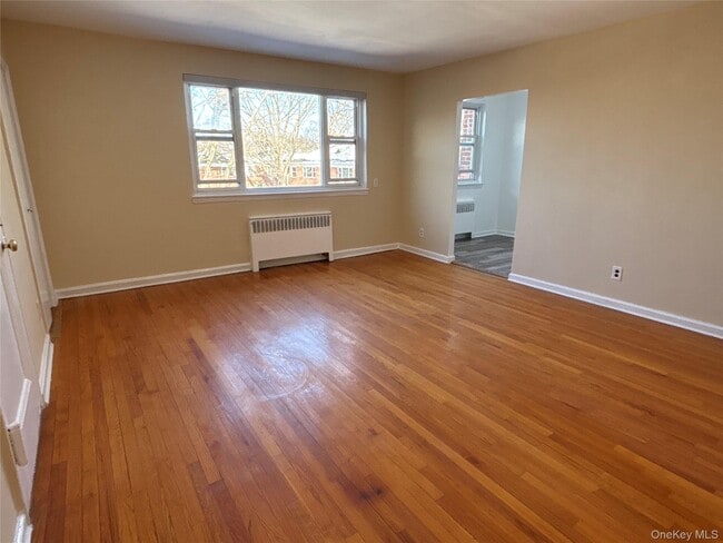 Building Photo - 25 Dolphin Green