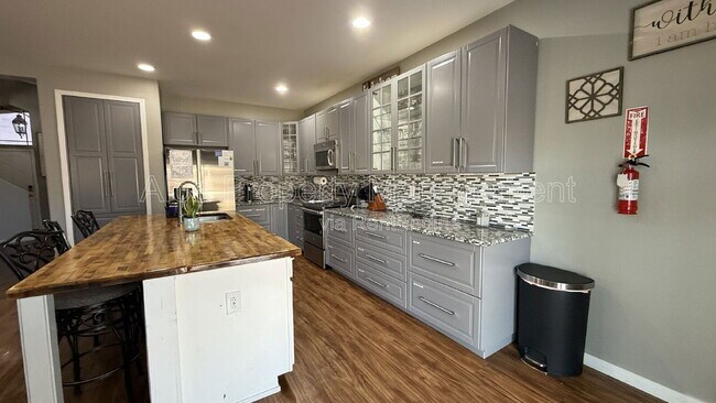 Building Photo - 3552 N Excalibur Pl