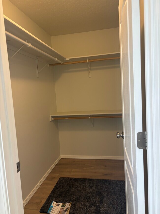 Building Photo - 339 E Bay Owl Dr