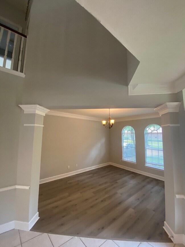 Building Photo - 1803 Red Bud Ln