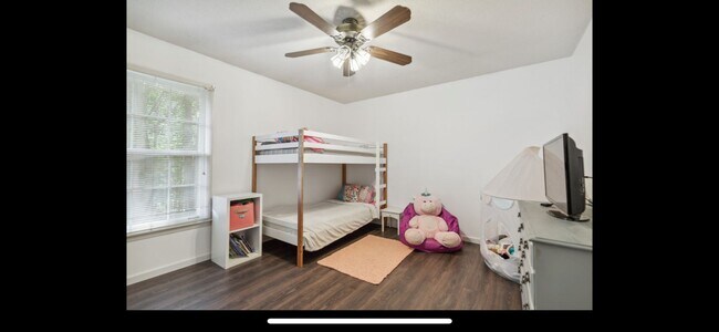Building Photo - 1820 Whispering Hills Trl