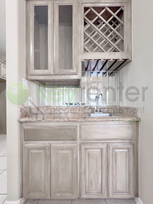 Building Photo - Gorgeous 4b/4.5bath house in McAllen