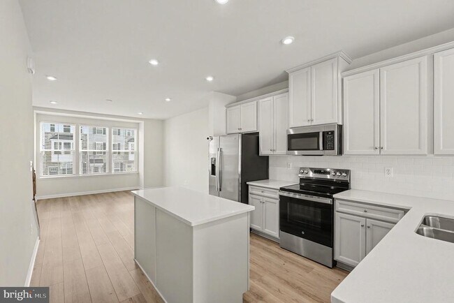 Building Photo - 4706 Torrey Ln