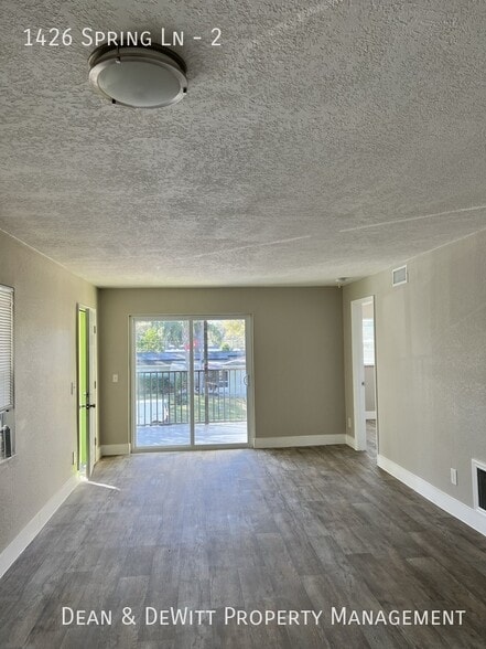 Building Photo - 2 Bed/2 Bath - Unit 2