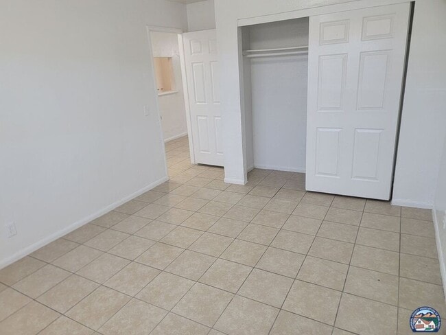 Building Photo - 162 W Alamo St