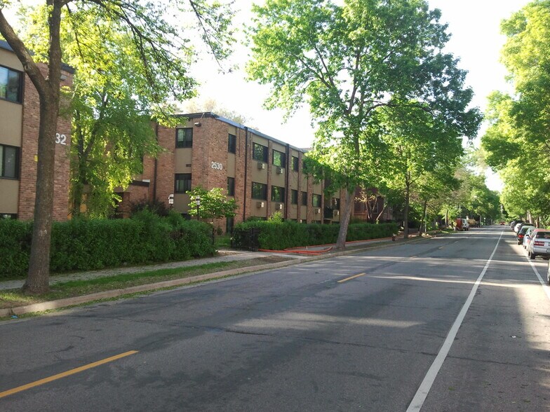 fantastic location - 2530 1st Avenue South