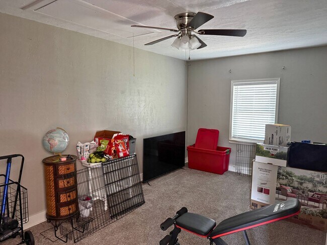 Building Photo - 4 bedrooms in Southwest Wichita Falls For Lease!