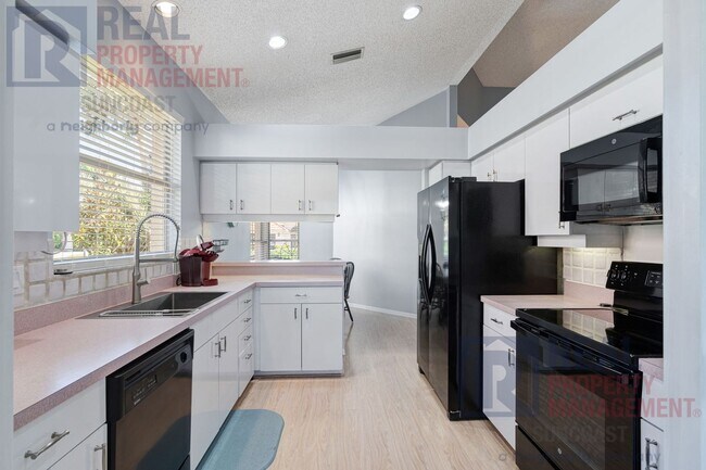 Building Photo - 4636 Deer Trail Blvd