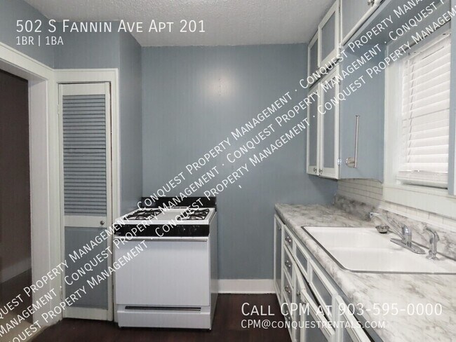 Building Photo - 502 S Fannin Ave