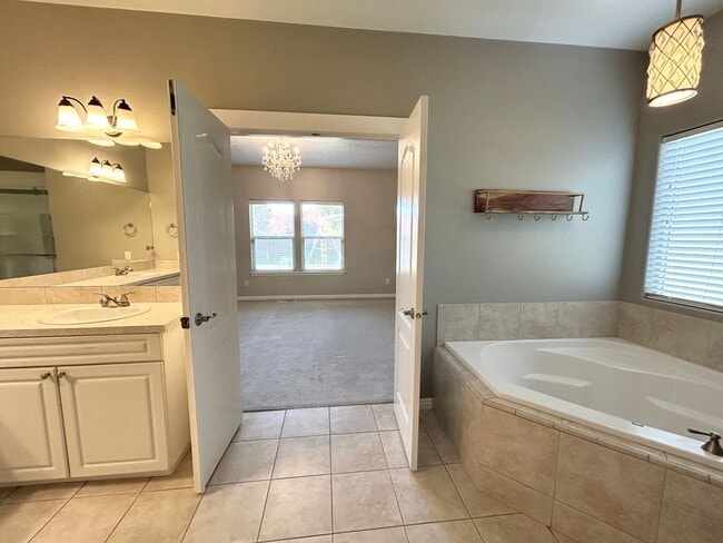 Building Photo - Lochsa Falls 5 Bedroom Home with Private B...