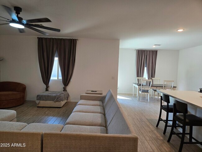 Building Photo - 11854 N Uphoff Dr