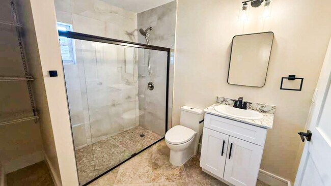 Building Photo - 1502 Ave I