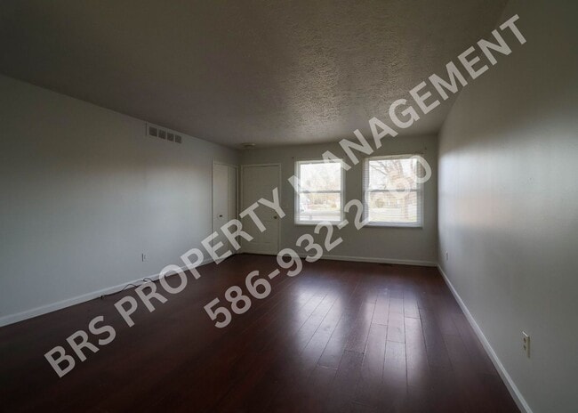 Building Photo - Shelby Township Duplex