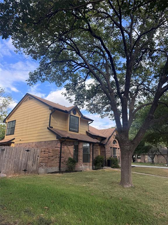 Building Photo - 306 Applewood Dr