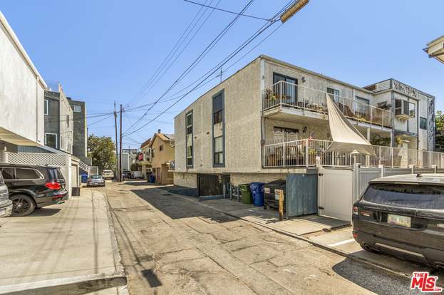 Building Photo - 25 Hurricane St
