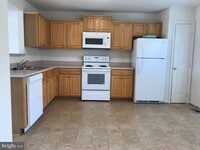 Building Photo - 411 Independence Dr