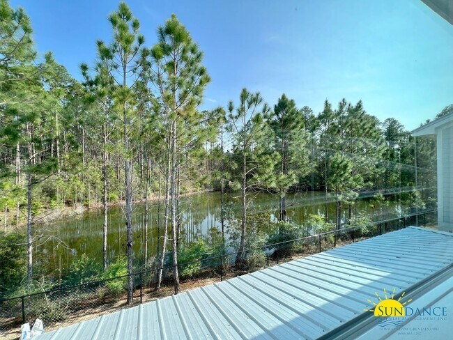 Building Photo - Beautiful 3 Bedroom 2.5 Bathroom Townhome with Garage!