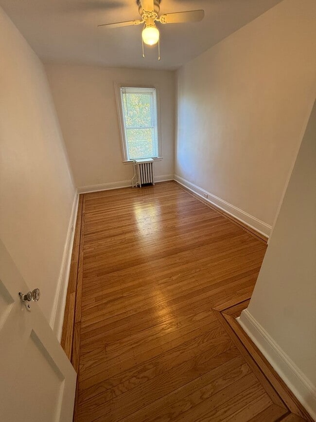 Building Photo - Spacious 3 Bedroom Townhome in Historic Ed...