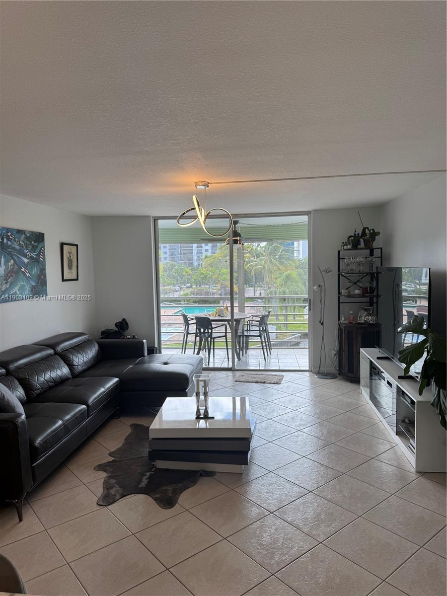 Building Photo - 505 E Dania Beach Blvd