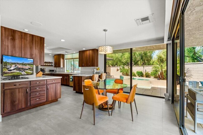 Building Photo - 59 Cornell Dr