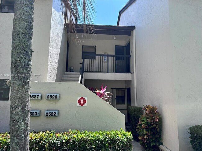 Building Photo - 2526 Carambola Cir N
