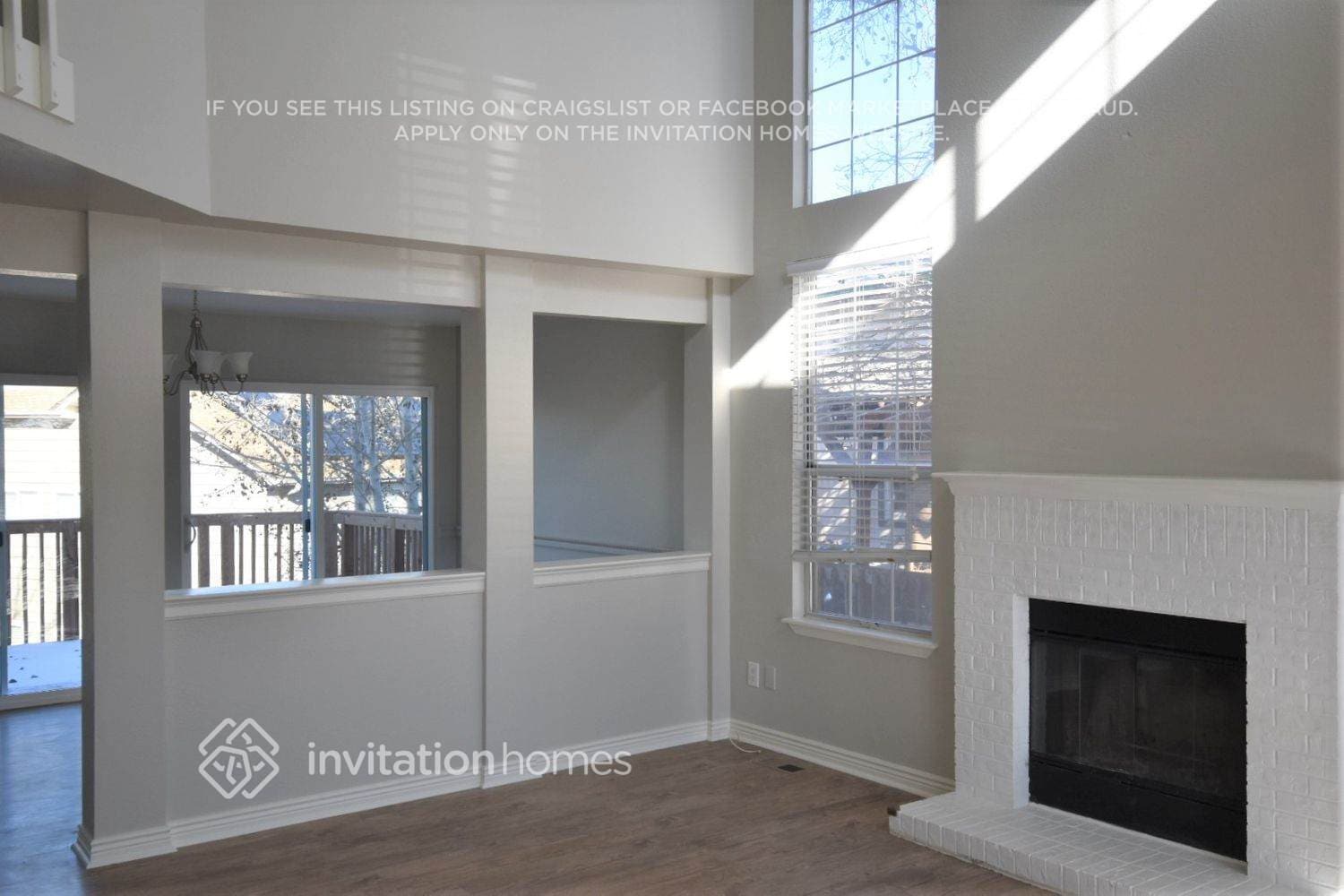 Building Photo - 5703 E 123rd Dr