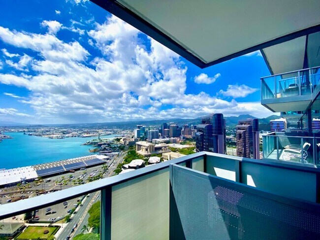 Building Photo - The Collection at Ala Moana