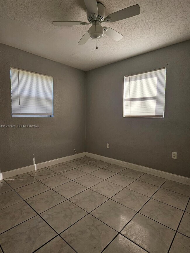 Building Photo - 701 N 70th Ave