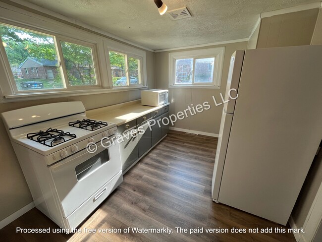 Kitchen - 602 Platt St
