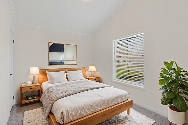 Building Photo - 495 Pleasant St