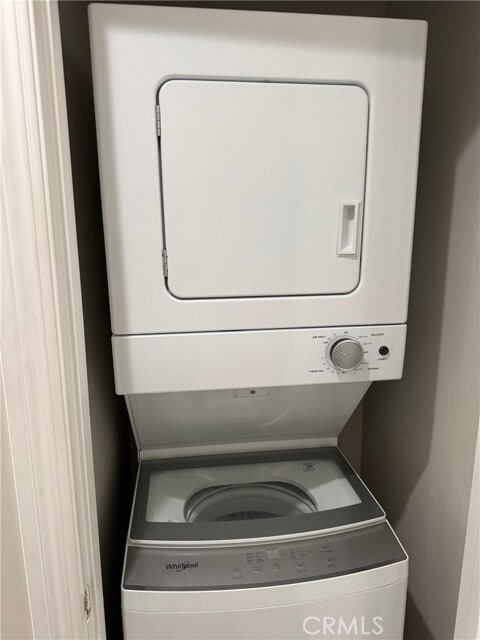 Building Photo - 3298 N Arrowhead Ave