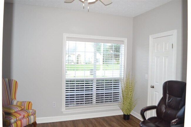 Building Photo - 109 Stratford Dr
