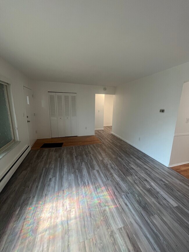 Building Photo - 2655 E Maple Rd