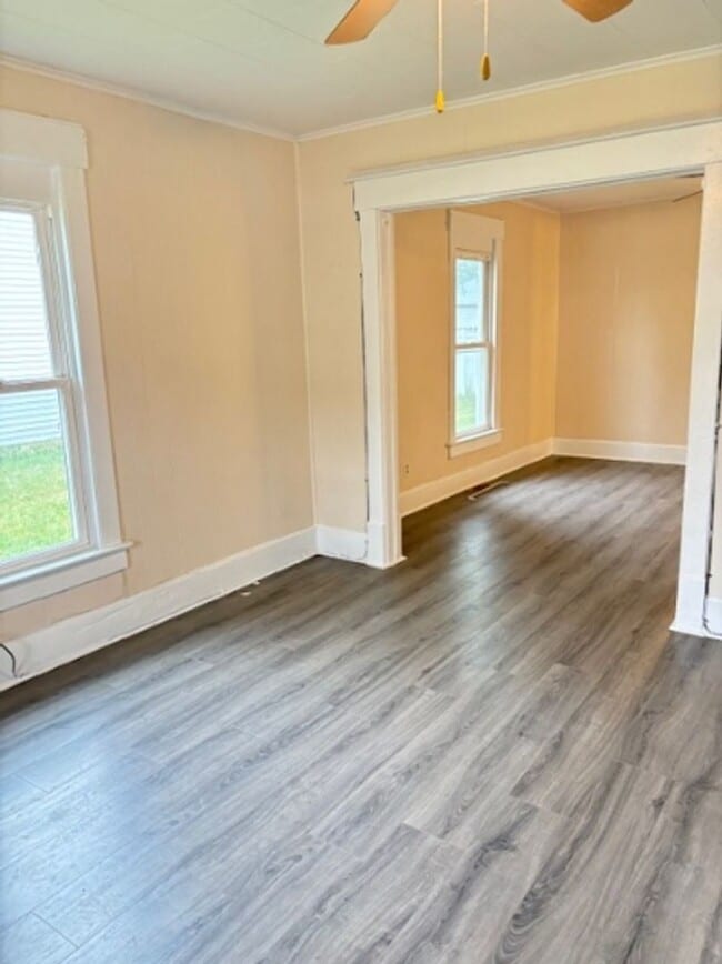 Building Photo - 710 E University Ave