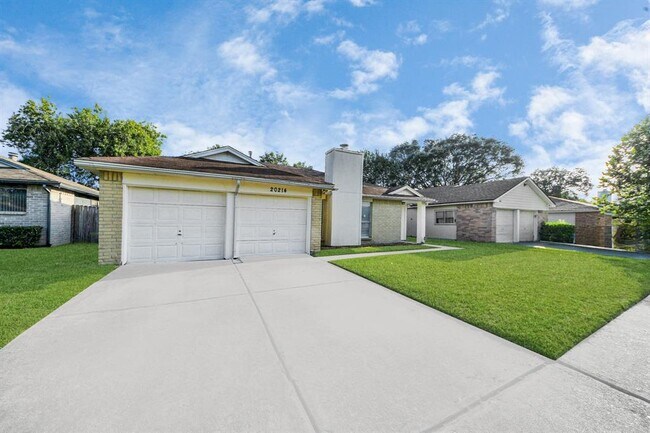 Primary Photo - 20214 Apache Gardens Ln