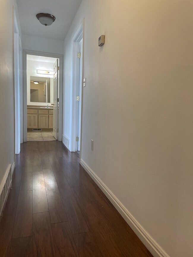 Building Photo - 3315 E Windhover Rd