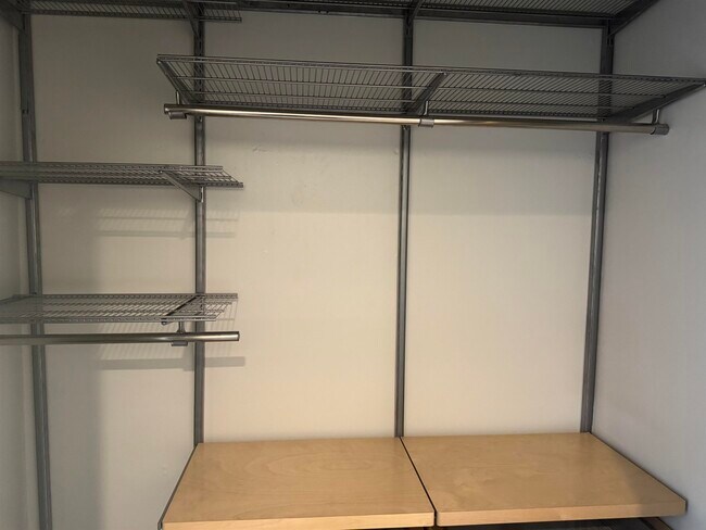 Building Photo - 193 Alexander St