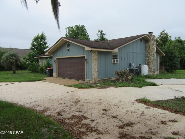 Building Photo - 8629 Deerpoint Dr